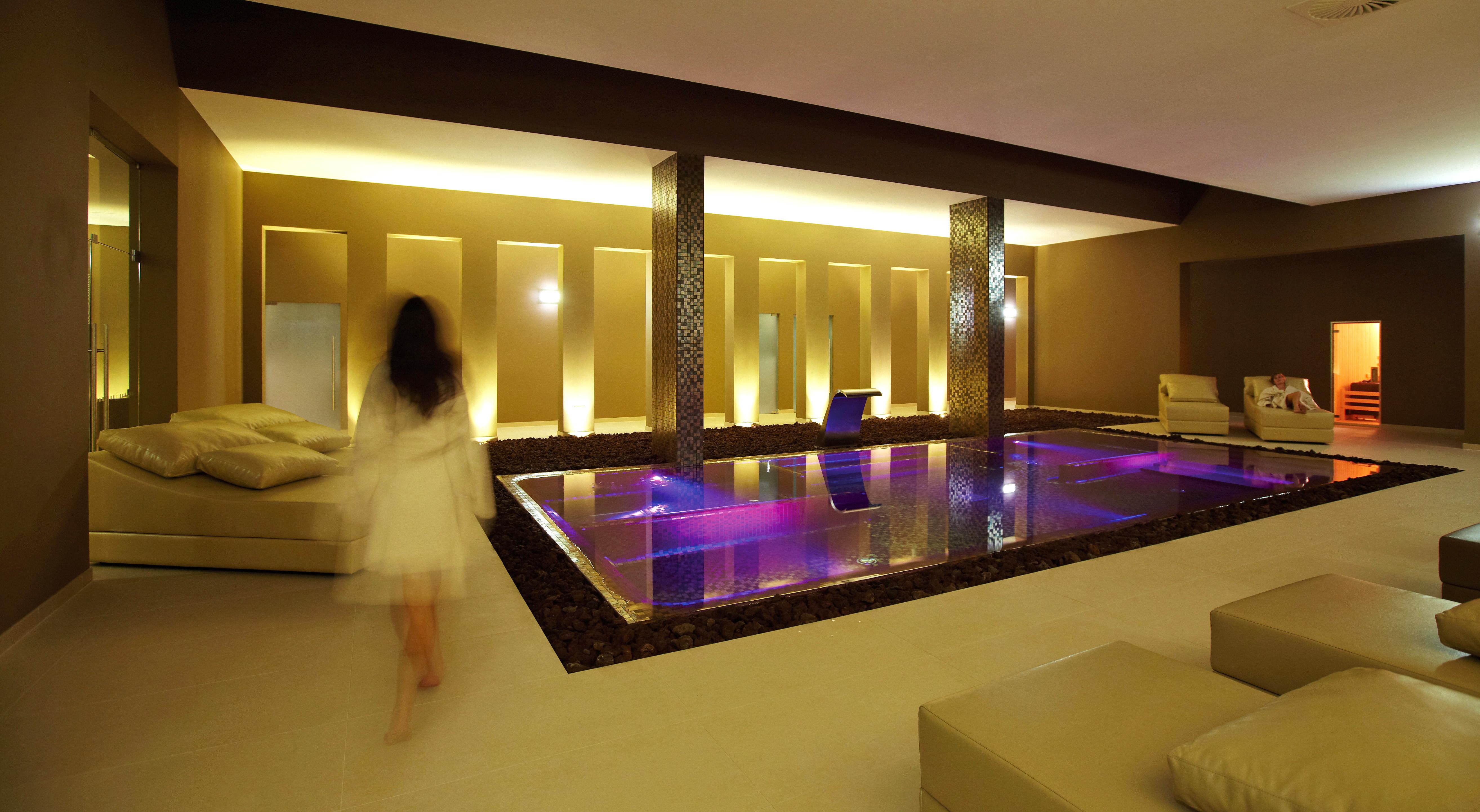 Kimpton Atlantico Algarve By Ihg Hotel Albufeira Ngoại thất bức ảnh The spa at The Landmark