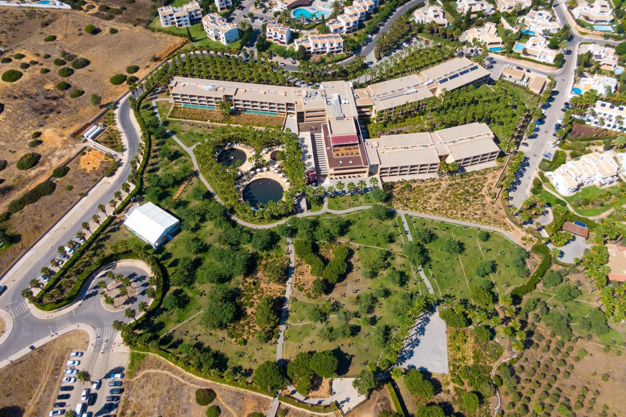 Kimpton Atlantico Algarve By Ihg Hotel Albufeira Ngoại thất bức ảnh Aerial view of the hotel